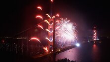 Fejerverkai &scaron;alia Aukso Vartų tilto