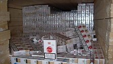 Paslėptos kontrabandinės cigaretės 
