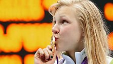 Rūta Meilutytė i&scaron; Lietuvos laimėjo aukso medalį 100 m plaukimo krūtine rungtyje