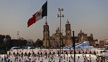 Žiemos parkas Zocalo aik&scaron;tėje