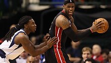 Jae Crowderis ir LeBronas Jamesas