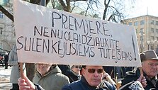 Mitingas prie&scaron; nevalstybinės kalbos naudojimą