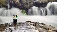 &bdquo;Lego&ldquo; žmogeliukas fotografuoja krioklius.