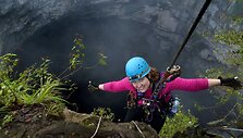 Fotografė Amy Hinkle vir&scaron; Kregždžių urvo