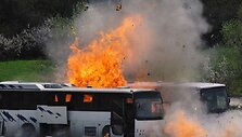 Atkartojamas sprogimas prie autobusų.