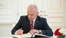 &Scaron;veicarijos prezidentas Ueli Maureris