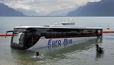 Autobusas ežere