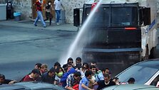 Turkijoje vaikomi protestuotojai