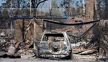 Australijoje sudegęs namas ir automobilis