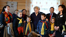 Dalia Grybauskaitė Antana&scaron;ės kaimo bibliotekoje