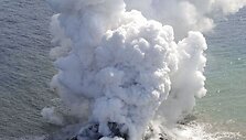 Prie Japonijos i&scaron; jūros dugno i&scaron;kilo sala-ugnikalnis 