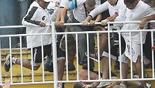 &bdquo;Vasco da Gama&ldquo; futbolo fanai mu&scaron;a &bdquo;Atletico Paranaense&ldquo; gerbėją