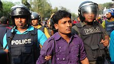 Banglade&scaron;o sostinėje sulaikytas protestuotojas
