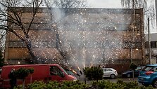 Vilniaus Mindaugo gatvėje į paminklo Johnui Lennonui pamatą įmūrytas pirmas simbolinis akmuo.