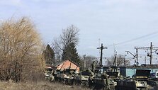 Rusija traukiniais veža karinę techniką prie Ukrainos sienos
