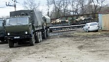 Rusija traukiniais veža karinę techniką prie Ukrainos sienos