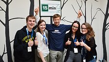 Studentai su &bdquo;15min&ldquo; generaliniu direktoriumi Tomu Balžeku.