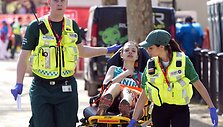 Londono maratoną įveikusi mergina po fini&scaron;o pasijuto negerai.