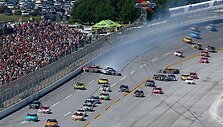 NASCAR lenktynių avarija &bdquo;Talladega&ldquo; trasoje