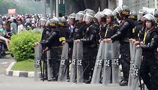 Riau&scaron;ių policija Vietname