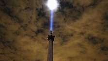 Minint Pirmojo pasaulinio karo pradžios 100-ąsias metines Londone daugelyje namų buvo i&scaron;jungtos &scaron;viesos.