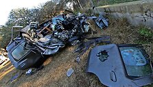 Popiežiaus Pranci&scaron;kaus giminaičių automobilis po avarijos.