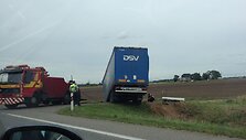 Vilkiko su puspriekabe avarija prie Panevėžio 
