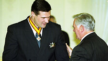 Virgilijus Alekna ir Valdas Adamkus (2001 m.)