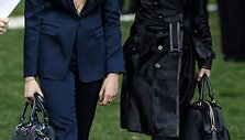 Cara Delevingne ir Kate Moss atvyko į &bdquo;Burberry Prorsum&ldquo; kolekcijos pristatymą.