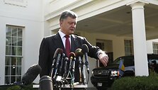 Ukrainos prezidentas Petro Poro&scaron;enka prie Baltųjų rūmų 