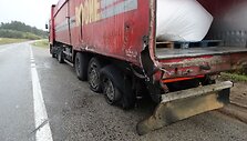 Vilkikas po avarijos kelyje Alytus &ndash; Simnas &ndash; Kalvarija