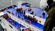 Gelbėjami degančio &bdquo;Norman Atlantic&ldquo; kelto keleiviai