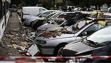 Romoje gaisro ir sprogimo apgadintas daugiabutis.