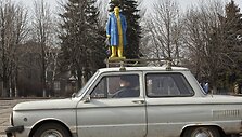 Ukrainos vėliavos spalvomis nudažytas Lenino paminklas
