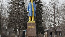 Ukrainos vėliavos spalvomis nudažytas Lenino paminklas