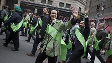 Niujorko &Scaron;v.Patriko dienos parade buvo leista žygiuoti grupei gėjų
