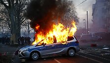 Frankfurte dega policijos automobilis