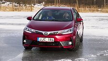 vairavimo-pamoka-ant-ledo-ka-reiktu-zinoti-turint-priekiniais-ratais-varoma-automobili