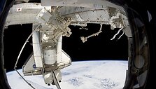 &bdquo;Discovery&ldquo; erdvėlaivis prie tarptautinės kosmos soties