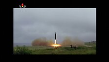 siaures-korejos-paleistos-raketos-nukrito-japonijos-vandenyse