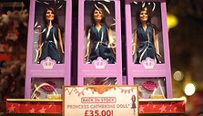 Kate Middleton lėlės