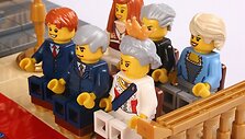 Princas Haris, princas Philipas ir Elizabeth II (pirmoje eilėje), princas Charlesas ir Camilla (antroje eilėje, de&scaron;inėje)