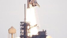 Erdvėlaivio &bdquo;Endeavour&ldquo; pakilimo akimirka