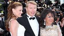 Mika Hakkinenas (centre)