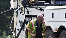 Įvykio vietoje darbuotojas ruo&scaron;iasi autobuso nutempimui