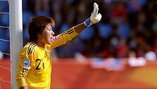 Japonijos komandos vartininkė Ayumi Kkaihori
