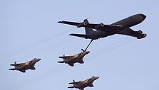 Izraelio F-15 naikintuvų degalų papildymo ore akimirka