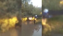 klaipedoje-stiprus-vejas-ant-automobilio-uzverte-medi