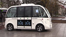 vilniuje-pristatytas-autobusa-primenantis-savavaldis-automobilis