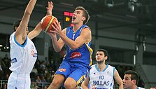 Nemanja Gordičius (centre)